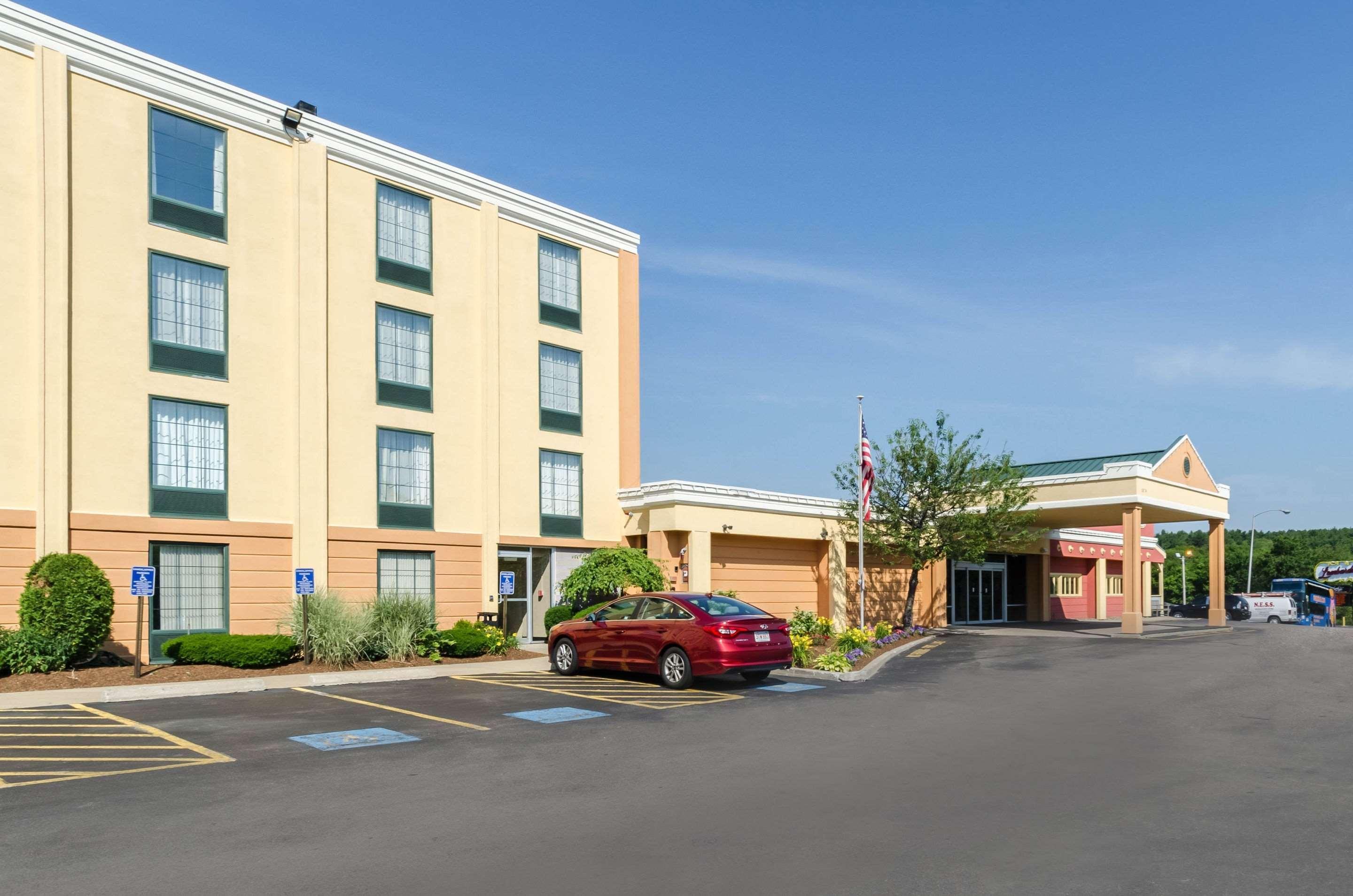 Comfort Inn Randolph-Boston Exterior photo